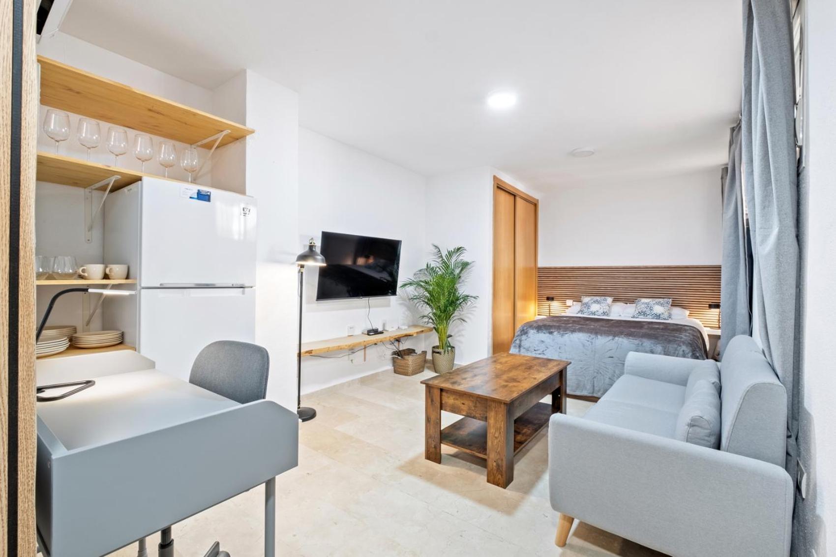 מאלגה Modern And Comfortable Studio מראה חיצוני תמונה