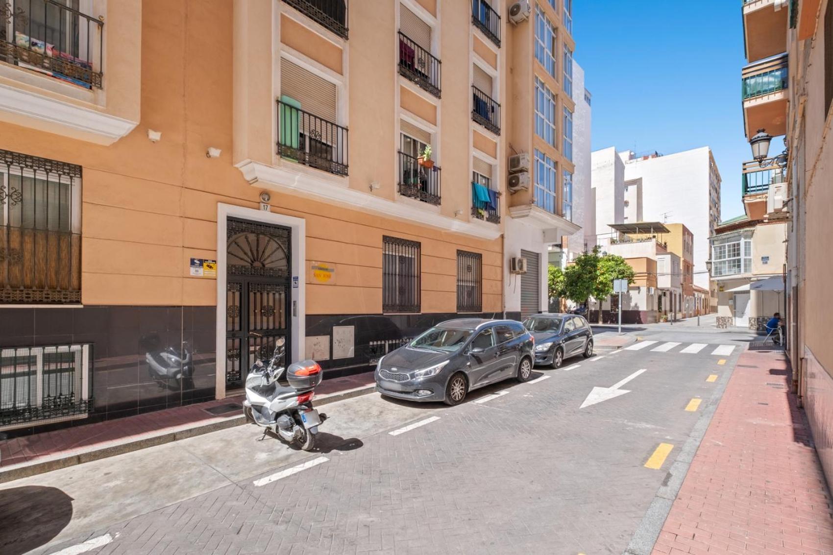 מאלגה Modern And Comfortable Studio מראה חיצוני תמונה